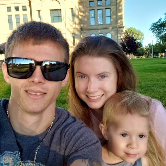 Meet your Posher, Alyssa - Picture 7 of 7